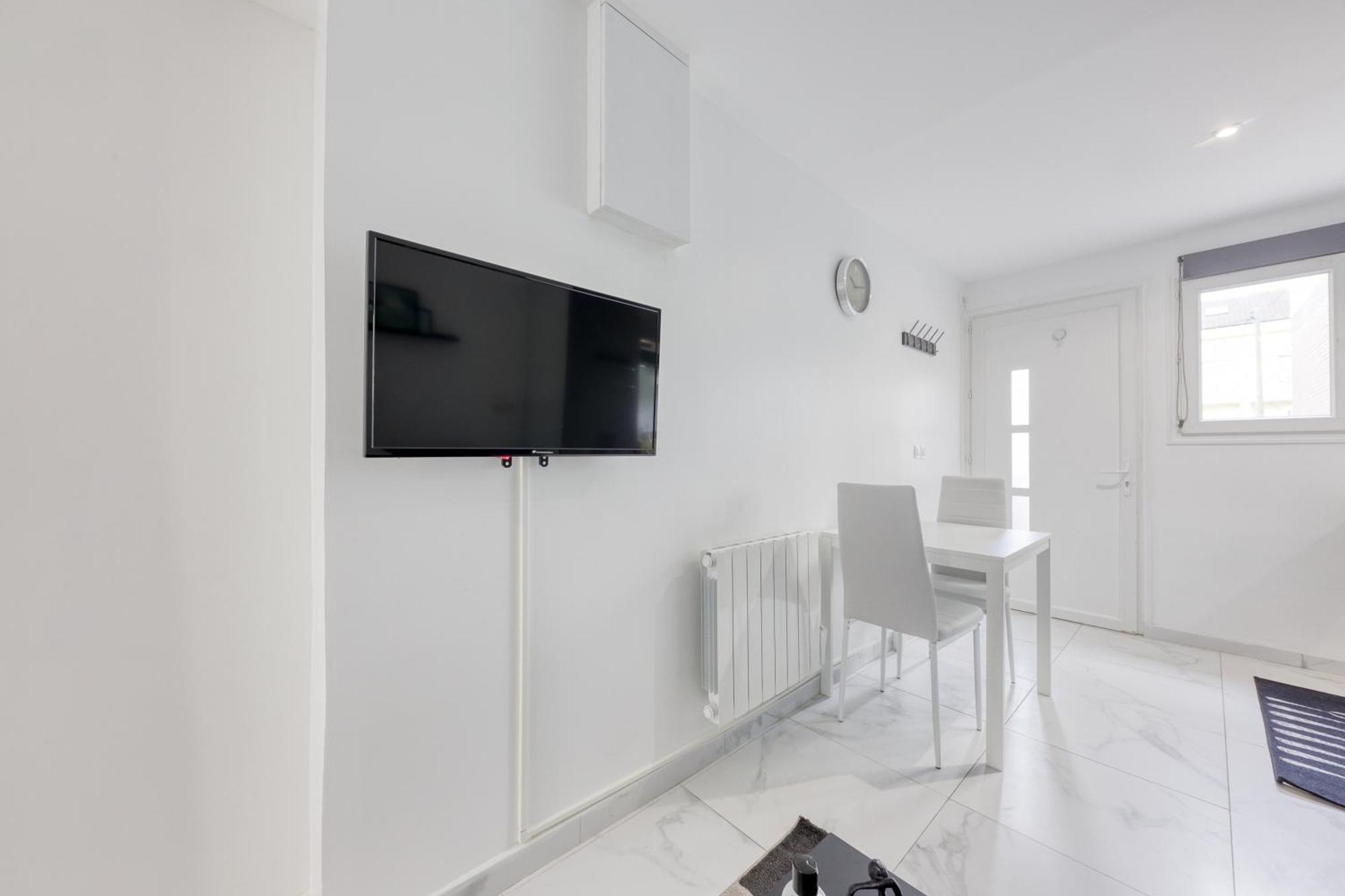 Appartement - 4 Personnes - Parking Prive - Metro 7 - Rer B La Courneuve Ngoại thất bức ảnh