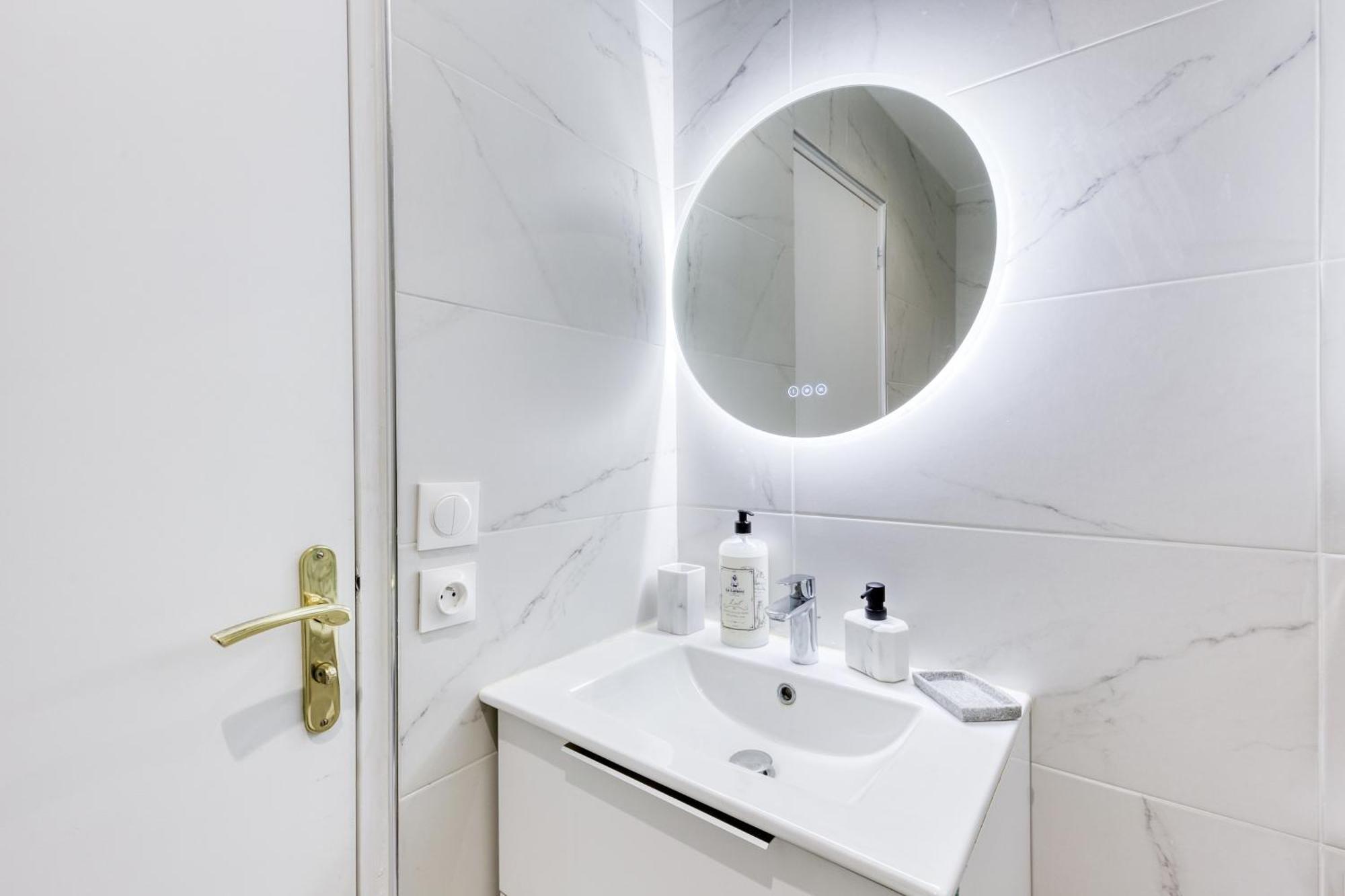 Appartement - 4 Personnes - Parking Prive - Metro 7 - Rer B La Courneuve Ngoại thất bức ảnh